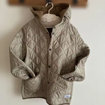 ARMEN 퀼팅 자켓 리버서블 미니 꽃무늬 후드 부착