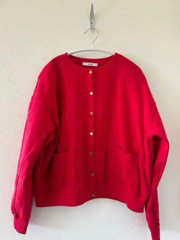 relume 레리움 레드 빨간색 골드 버튼 가디건