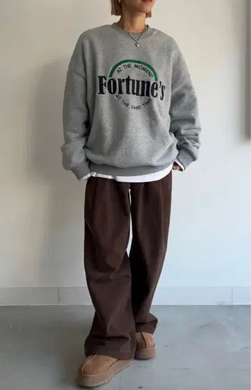 SEGUR. 사구 자수 로고 맨투맨