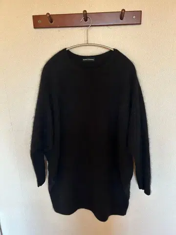 HIROKO KOSHINO 블랙 니트 스웨터