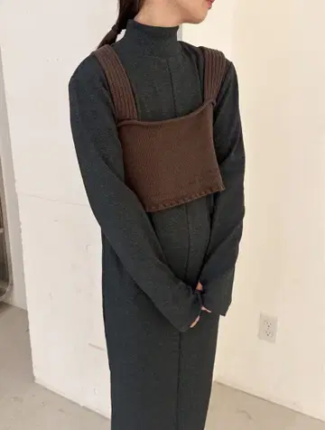 핑거 슬리브 프티 하이 리브 원피스