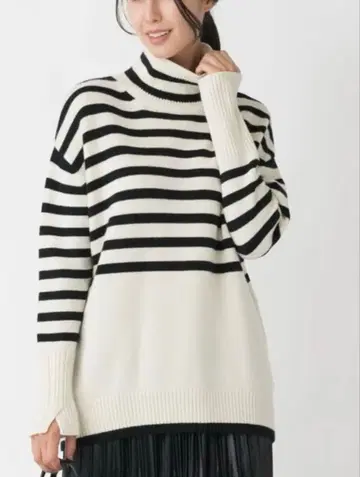 icb 보더 터틀넥 스웨터