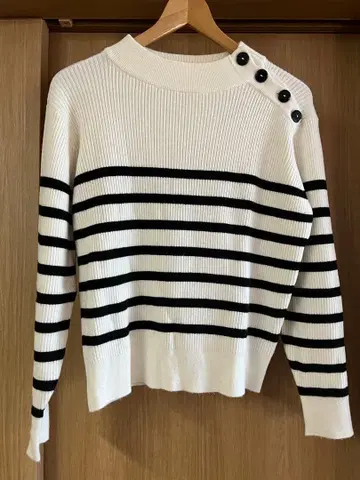 [ 바빌론 ] 스트라이프 리브 편직 스웨터