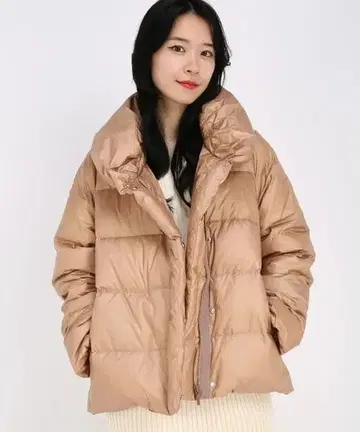 라이트 시어 타프타 베이지 샴페인 숏 다운