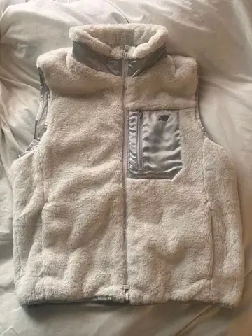 뉴발란스 퍼 베스트