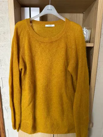 긴팔 니트 스웨터 머스타드