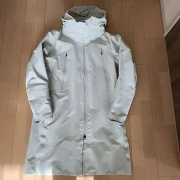 새상품급 데상트 올테라인 GORE-TEX PRO 코트 라이트 그레이