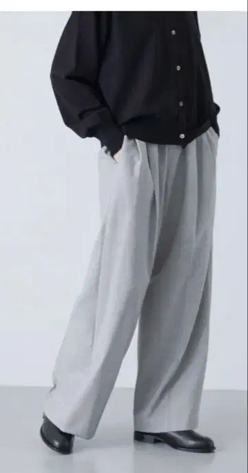 이번 시즌 새상품 카구레 워셔블 울 이지 팬츠