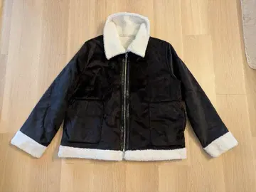 무스탕풍 블랙 자켓 L 사이즈