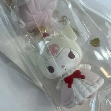 산리오 딸기 휘핑 케이크 키링 쿠로미