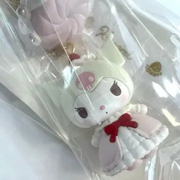 산리오 딸기 휘핑 케이크 키링 쿠로미