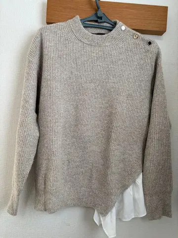 밴야드 스톰 비대칭 니트 스웨터 베이지