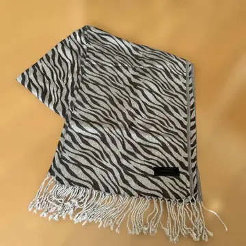 UNTITLED 제브라 패턴 스톨