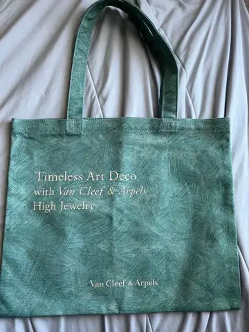 새상품 Van Cleef & Arpels 토트백