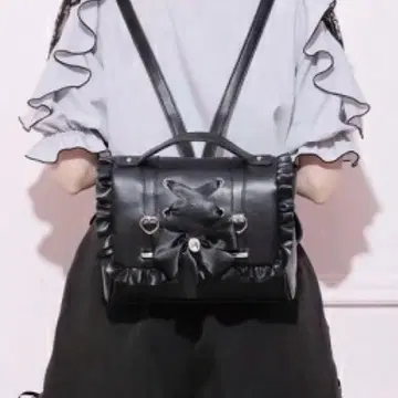 NOEMIE 레이스업 프릴 플랩 백팩