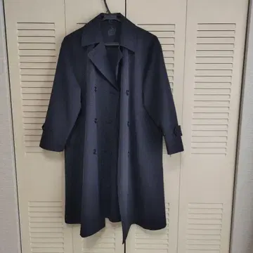 네이비 더블 브레스트 트렌치코트