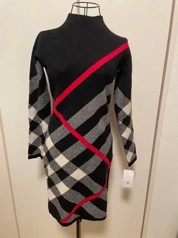 택 포함 새상품 8900엔 salire 사리아 니트 원피스 체크 무늬