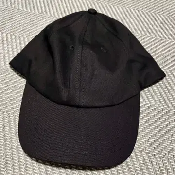 블랙 야구 모자 골드 컬러 로고