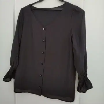 [ 새상품급 ] 블랙 V넥 셔츠 긴팔 개더 소매 시스루