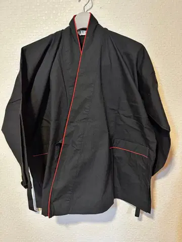 블랙 사뮤에이 빨간색 테두리 포함