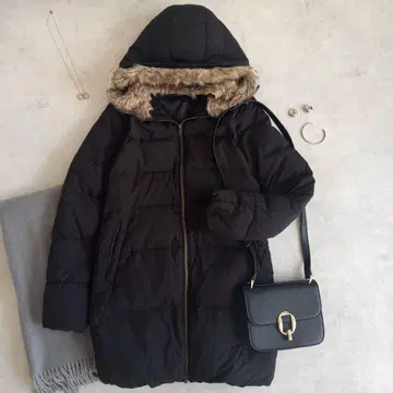 새상품급 어반 리서치 다운 자켓 롱 퍼 포함 후드 블랙