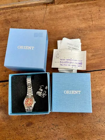 오리엔트 수동 와인딩 손목시계