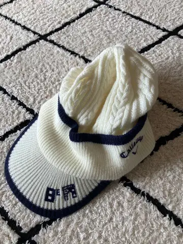 Callaway 화이트 니트 모자 챙 부착