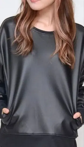 Praia 미사용 새상품 인조 가죽+리브 티셔츠 블랙 Praia