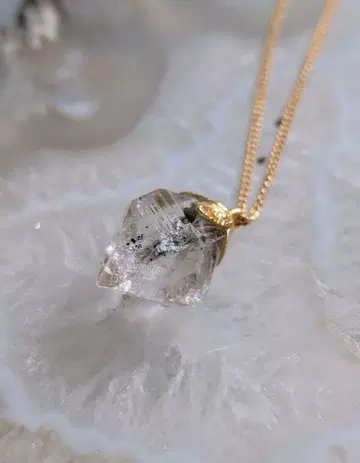 파키스탄 산 양검 수정 쿼츠 목걸이