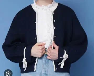 AMOSSA 아제 바이컬러 소매 리본 가디건 블랙