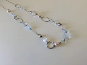 줄리엣의 장미를 모아 롱 목걸이 클리어 핑크