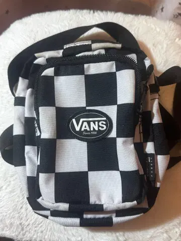 VANS 체커 패턴 숄더백