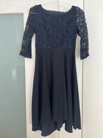 UNIVERSAL TWIN 네이비 레이스 드레스