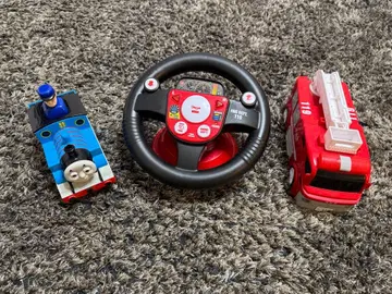 움직이는 소방차 세트와 토마스