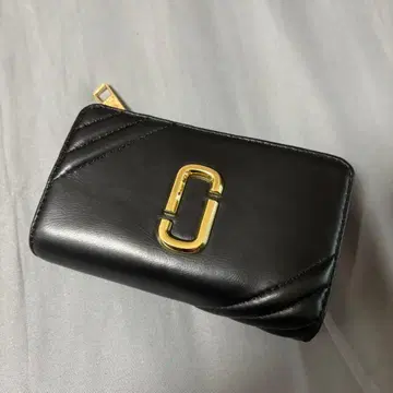 마크제이콥스 2단 접이식 지갑