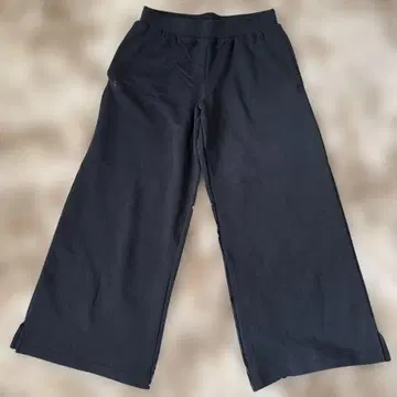 언더아머 블랙 와이드 팬츠