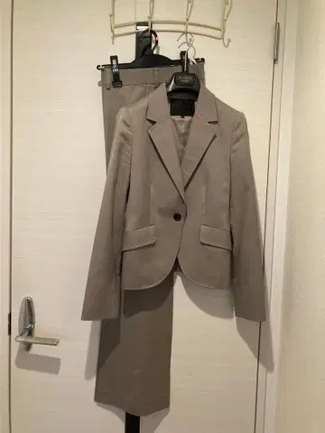 [ UNTITLED ] 베이지 비즈니스 팬츠 수트