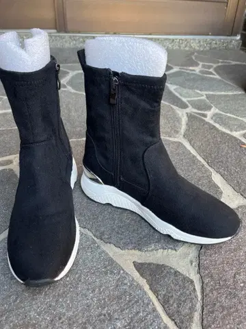 블랙 스웨이드 지퍼 부츠 used 새상품급 사이즈 23.