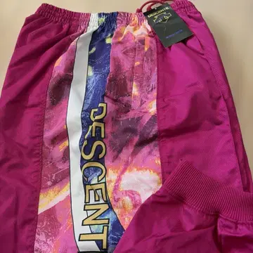 DESCENTE 그래픽 프린트 팬츠 핑크