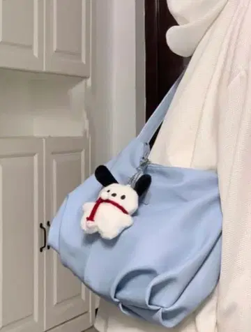 스카이블루 풀다운 숄더백