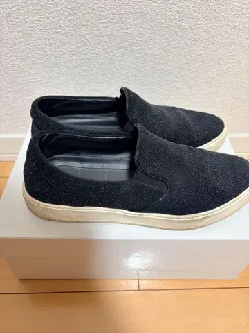 MONCLER 블랙 슬립온