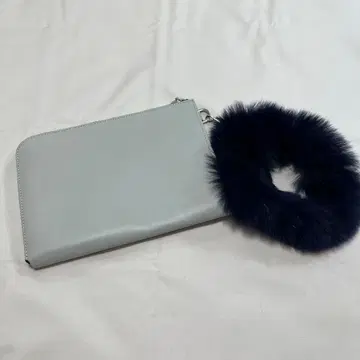 그레이 합성 피혁 파우치 네이비 퍼 포함