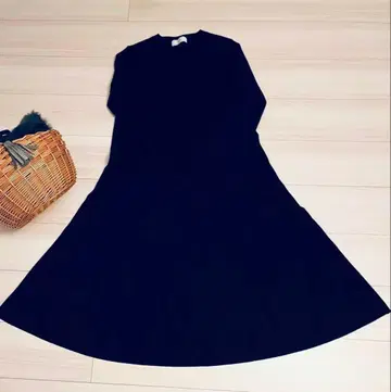 슬로브 이에나 롱 니트 원피스 네이비