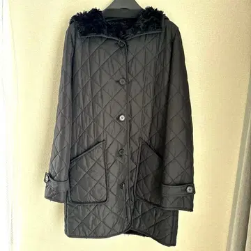 퍼 포함 블랙 퀼팅 코트