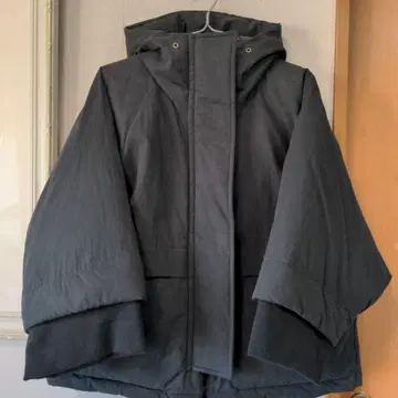 텐트 실루엣의 다운 써니클라우드