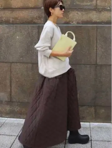 MACHATT 마차트 퀼팅 플레어 스커트