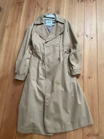 페이지 보이 트렌치코트