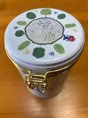 미야쿠미야쿠 빈 캔