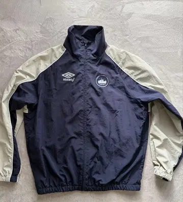 9090 x umbro City 로고 나일론 재킷