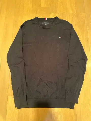 TOMMY HILFIGER 블랙 크루넥 스웨터